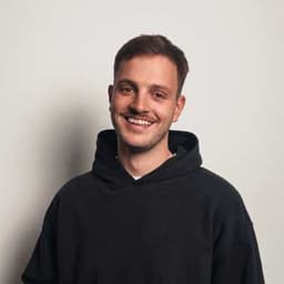Maximilian - Web-Entwickler - Spezialisiert auf moderne Webtechnologien und responsive Design.